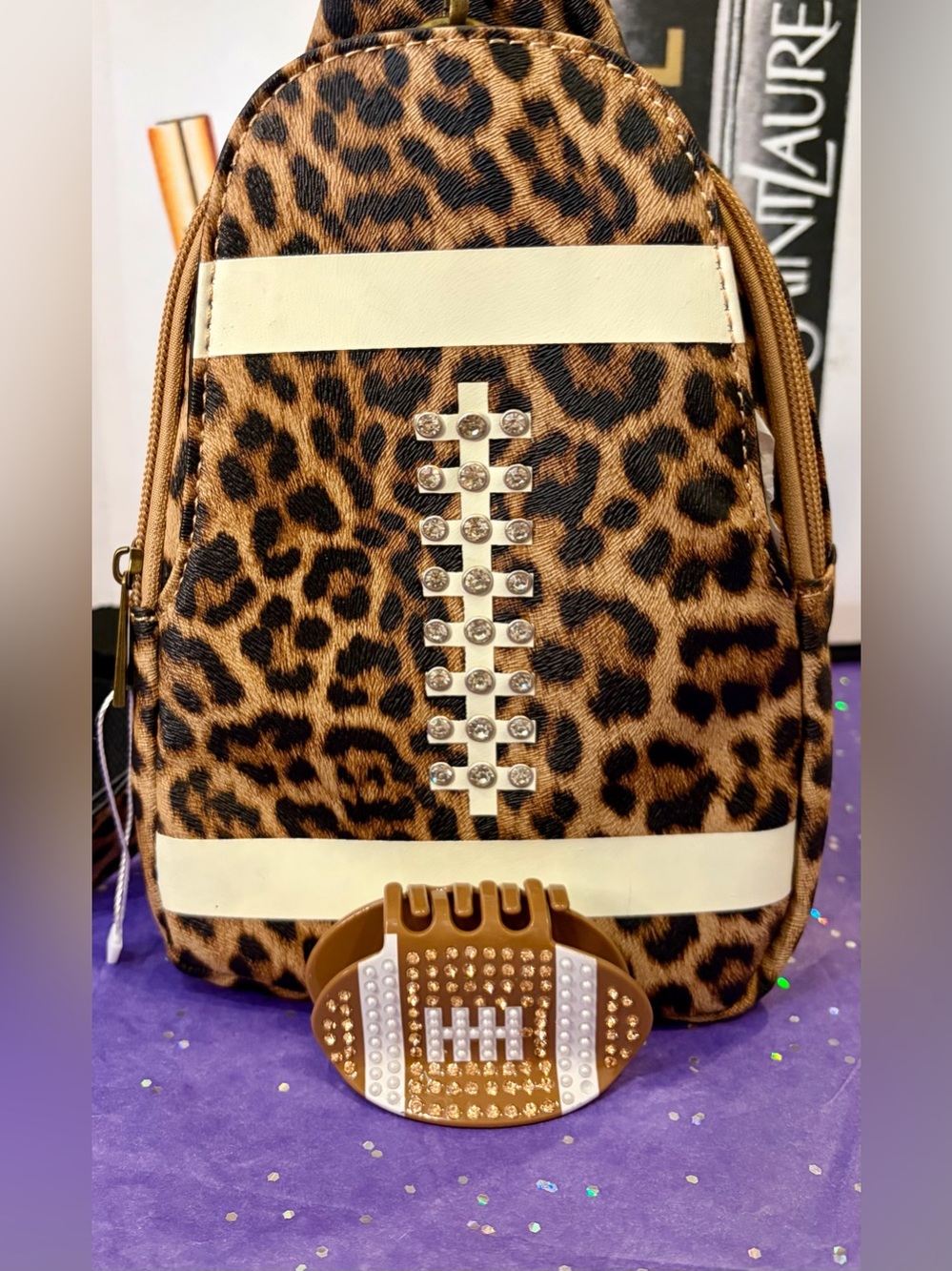 NWT SAM & HADLEY Leopard Print Crossbody Sling Bag Rhinestone Detail/Hair Clip - Picture 13 of 13